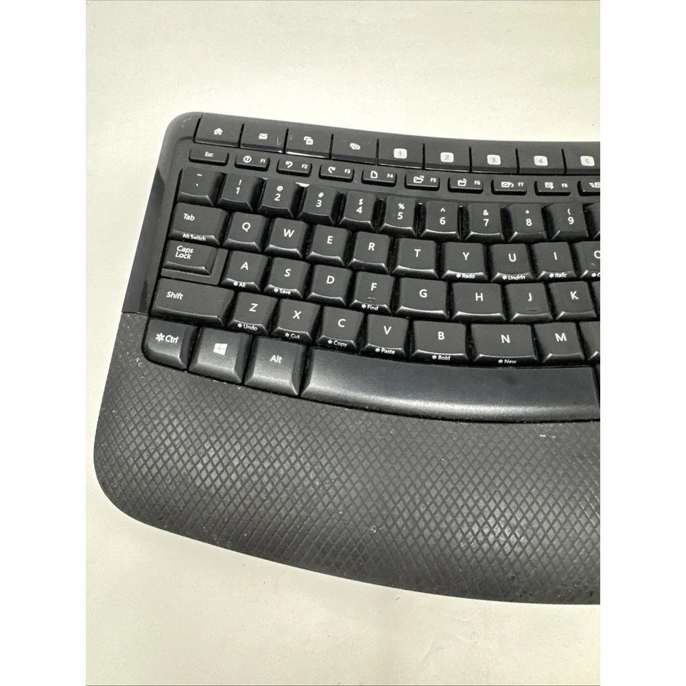 Microsoft Wireless Comfort Keyboard 5050 Model 1728 No Receiver‎ Tested